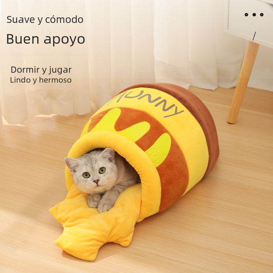 Cozy Winter Pet Bed for Cats - Washable and Comfortable
